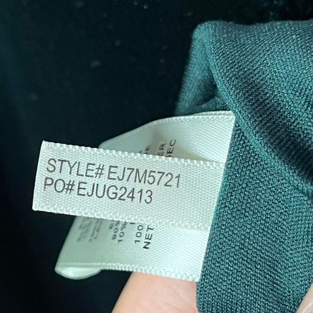 ELIZA J SIZE 16 green velvet dress with cut out straps and sleeves - Picture 7 of 8